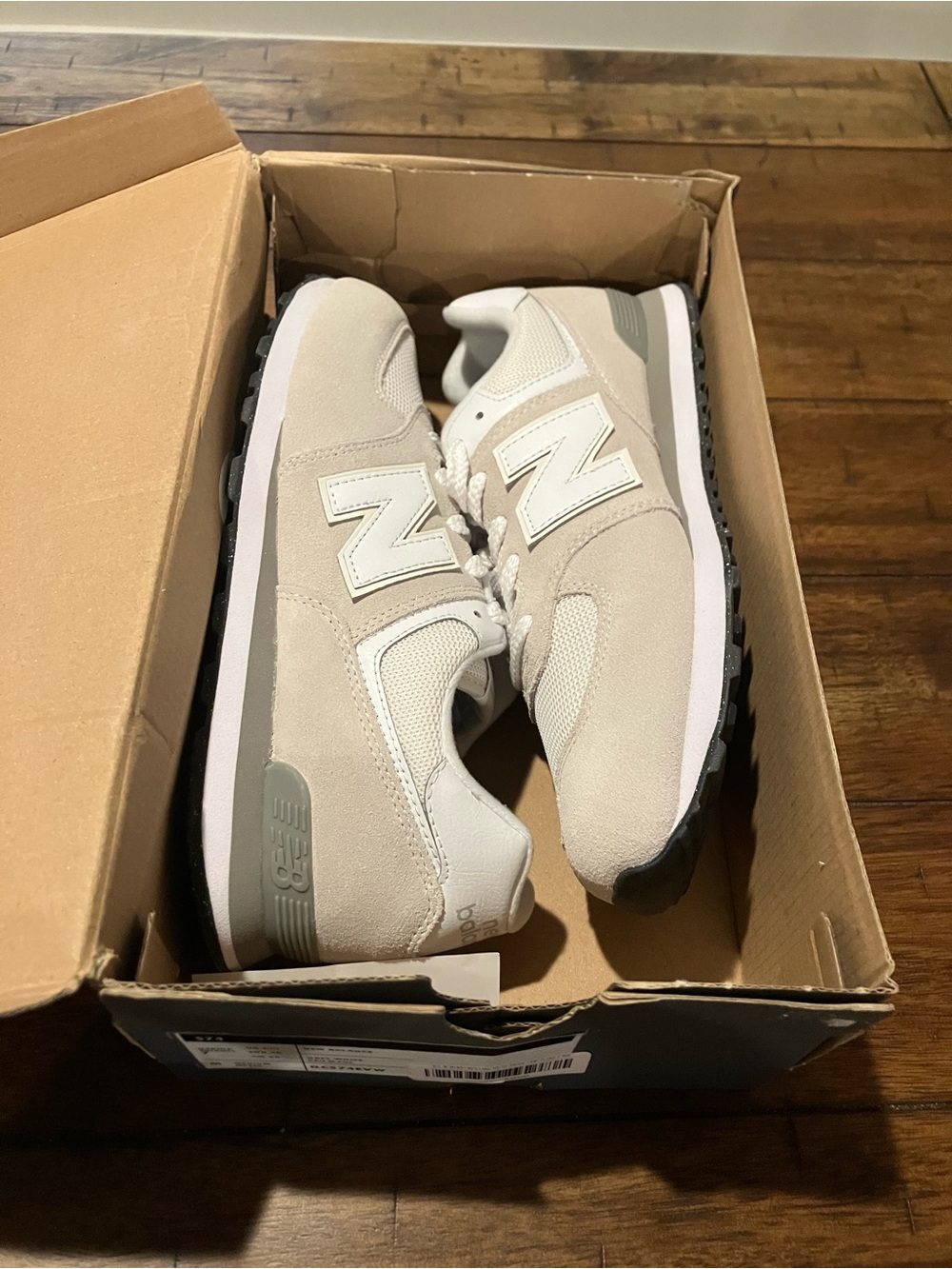New Balance Men’s 574 Sneakers — Light Beige/White Mens Sz 7